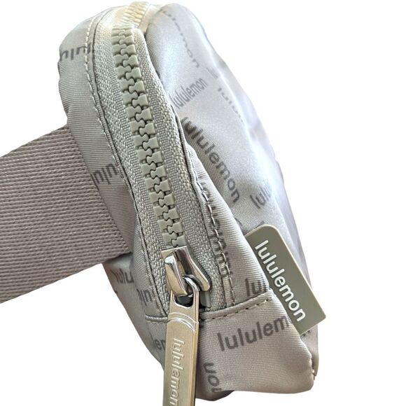Lululemon Everywhere Belt Bag 1L Wordmark Raw Linen Beige NWT Silver Hardware - Picture 4 of 8